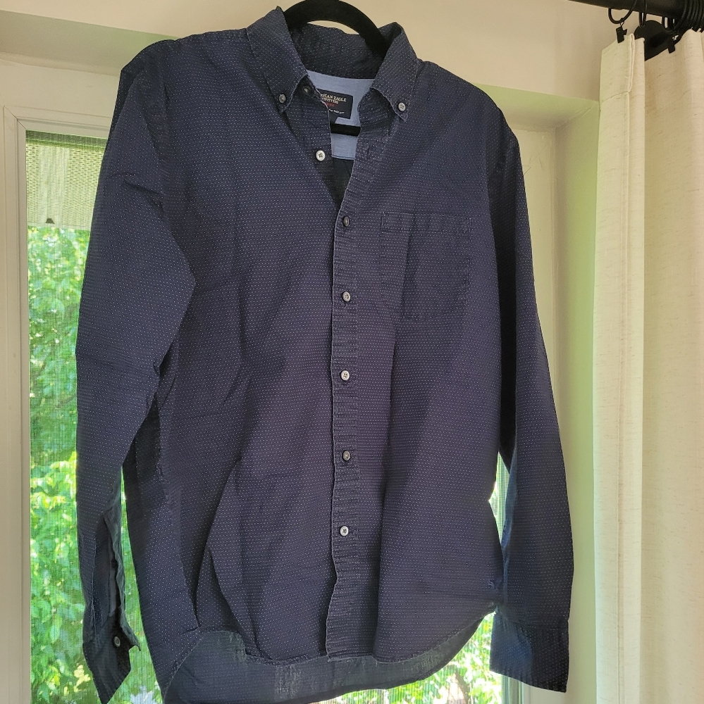 American Eagle medium blue dotted button down